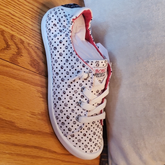 Sketchers - Picture 4 of 4